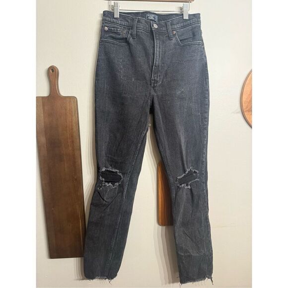Abercrombie & Fitch Gray Distressed Ultra High-Rise Long Mom Jeans Size 27/4 - Picture 1 of 5